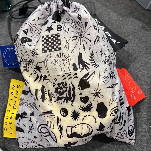 KARA NY Duplex Phone case in Butter Yellow - Picture 12 of 12